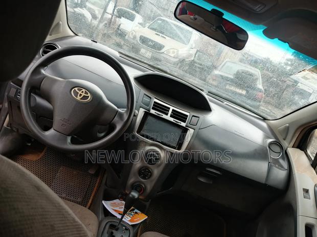 Toyota Vitz 2010 Gray