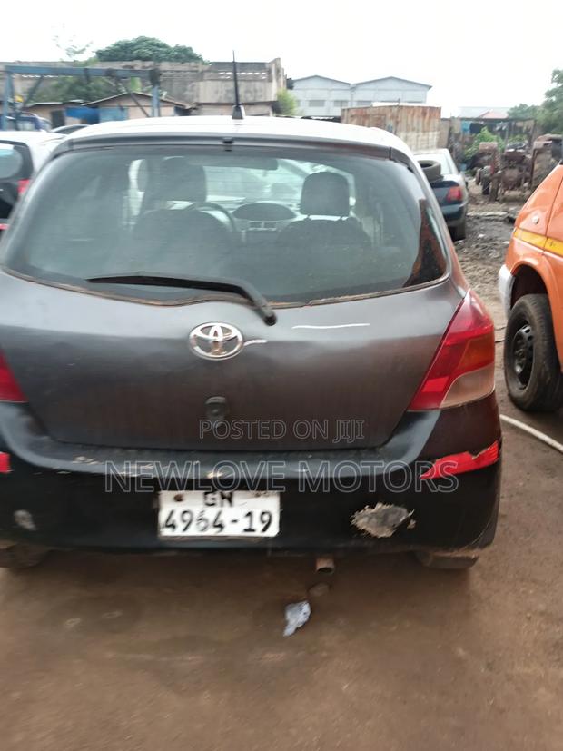 Toyota Vitz 2010 Gray