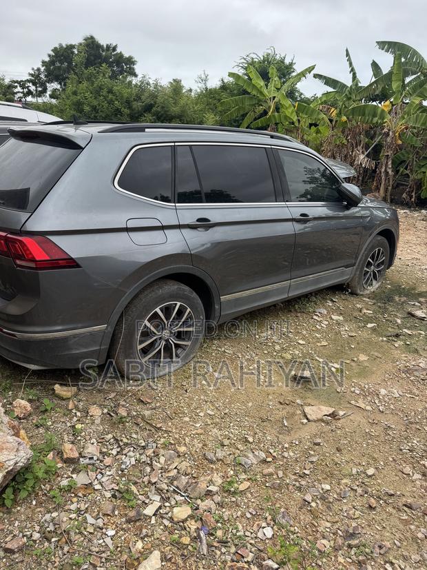 Volkswagen Tiguan 2.0T SE 2021 Gray