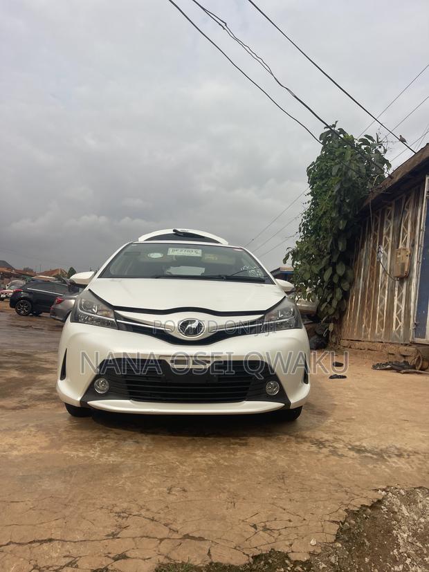 Toyota Vitz 1.3 AWD 3dr 2015 Pearl