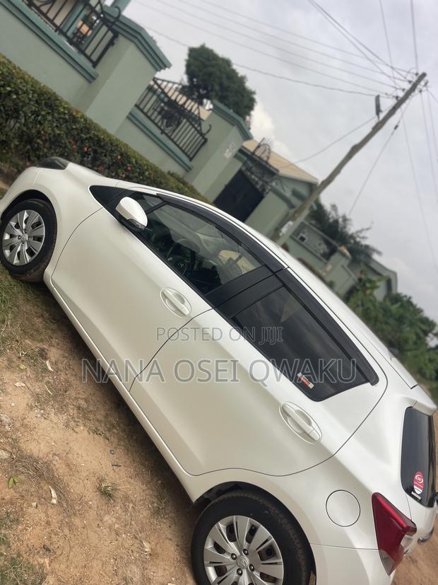 Toyota Vitz 1.3 AWD 3dr 2015 Pearl