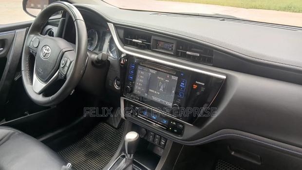 Toyota Corolla 2017 Red