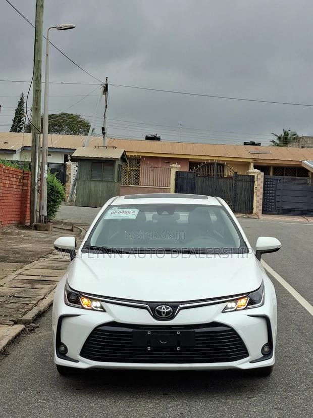 Toyota Corolla 2023 White