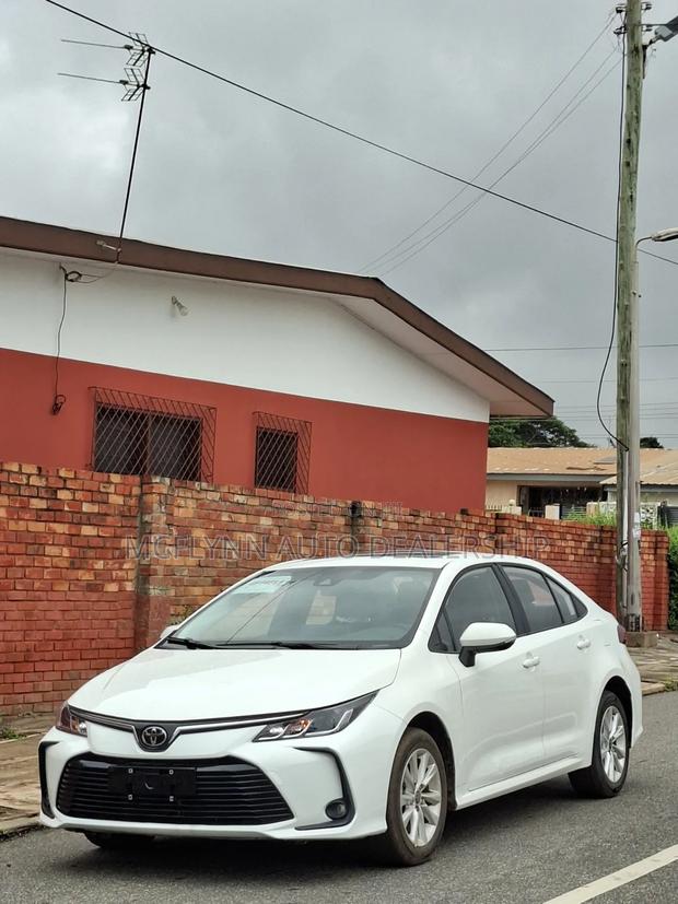 Toyota Corolla 2023 White