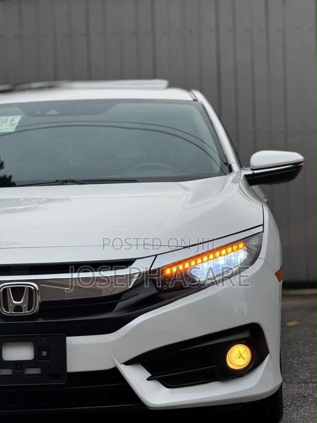 Honda Civic Touring 2dr Coupe (1.5L 4cyl) 2016 White