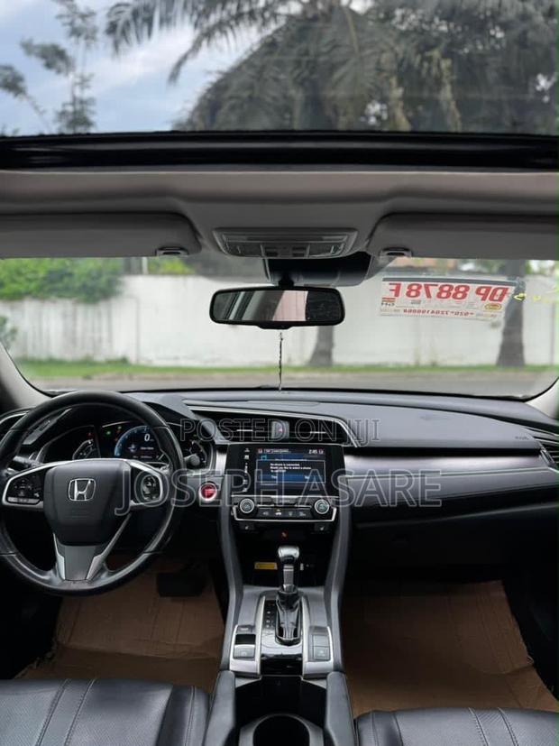 Honda Civic Touring 2dr Coupe (1.5L 4cyl) 2016 White