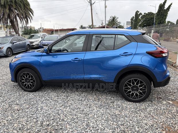 Nissan Kicks SV 2023 Blue