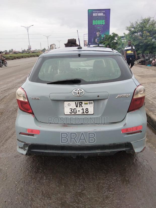 Toyota Matrix Hatchback FWD (1.8L 4cyl 5M) 2010 Blue
