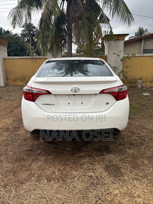 Toyota Corolla S 4dr Sedan (1.8L 4cyl CVT) 2015 White