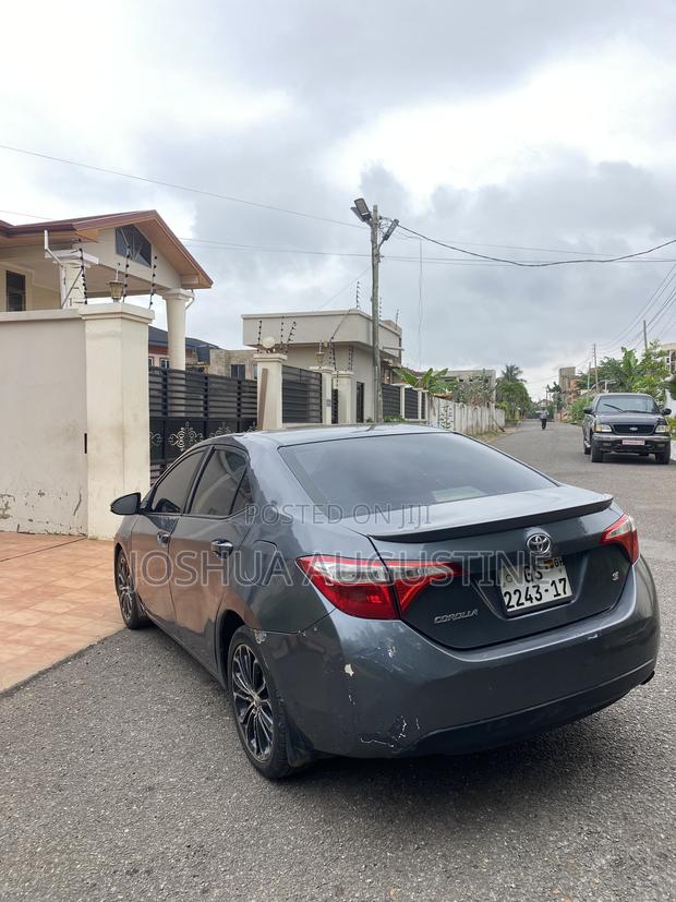 Toyota Corolla 2016 Gray