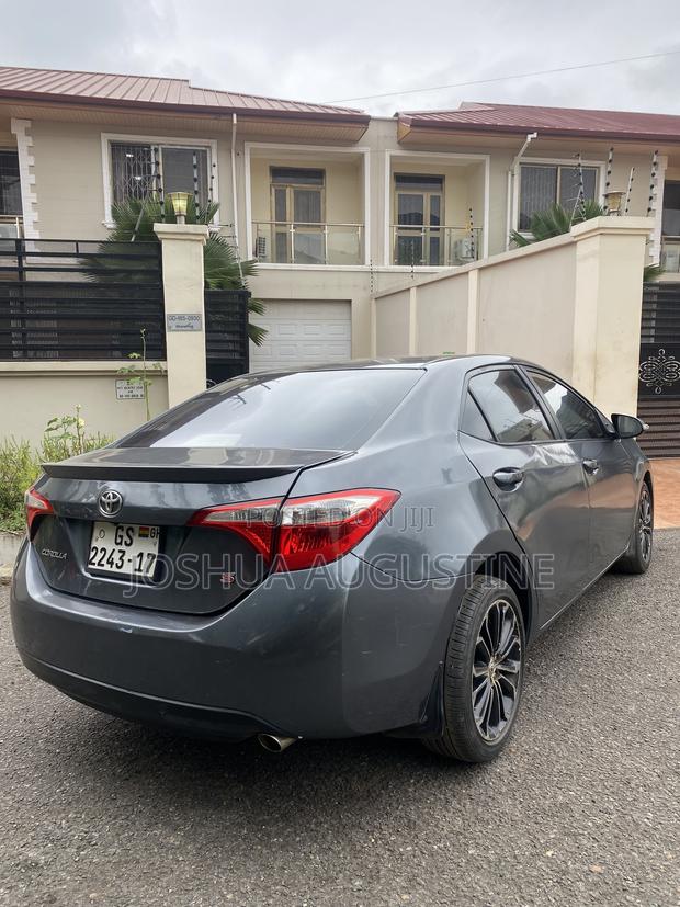 Toyota Corolla 2016 Gray