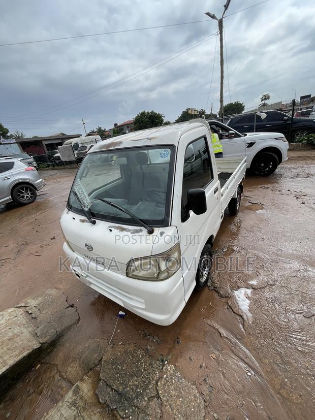 Daihatsu Atrai 2010 White