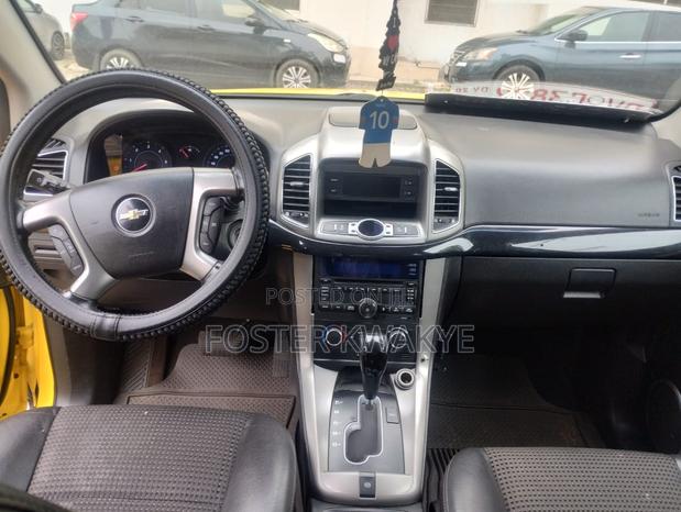 Chevrolet Captiva 2013 Yellow