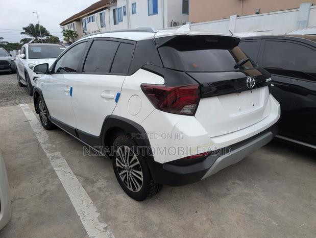 Toyota Yaris 2022 White