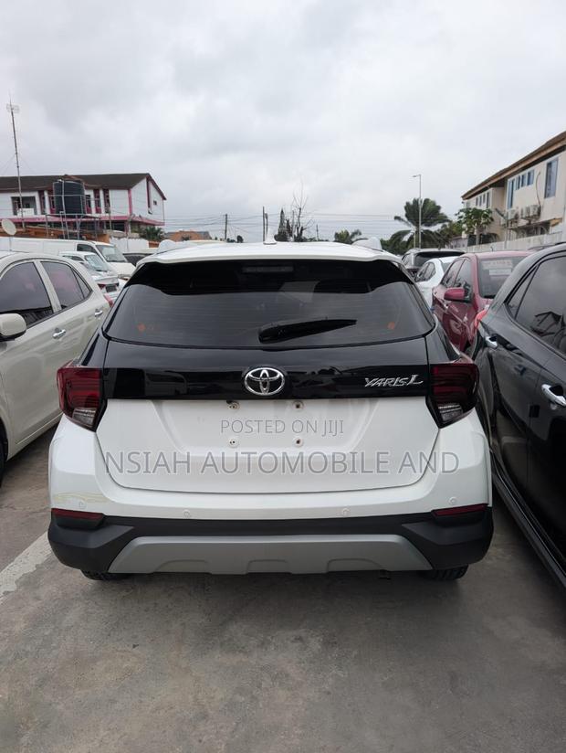Toyota Yaris 2022 White