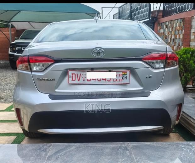 Toyota Corolla LE 2020 Silver