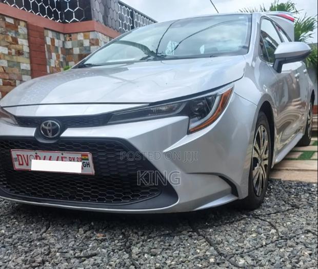 Toyota Corolla LE 2020 Silver