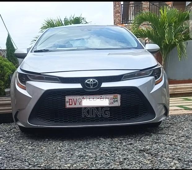 Toyota Corolla LE 2020 Silver