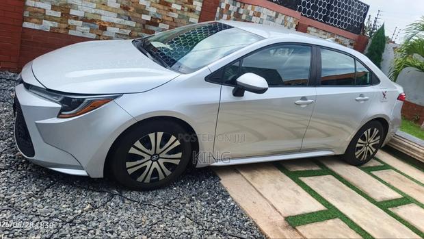 Toyota Corolla LE 2020 Silver