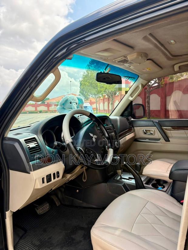 Mitsubishi Pajero IO 2015 Black