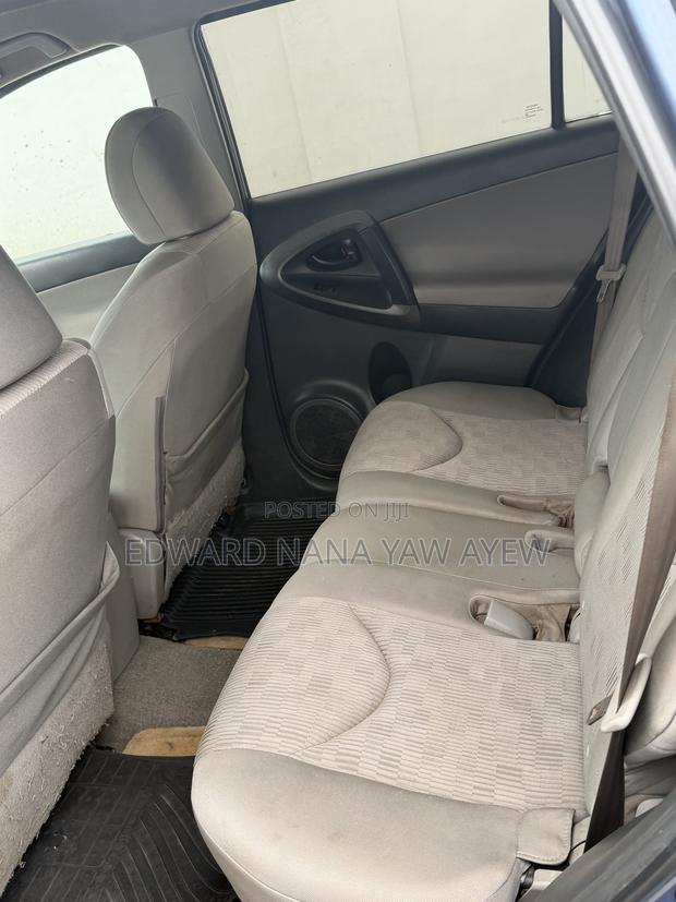 Toyota RAV4 2010 Blue