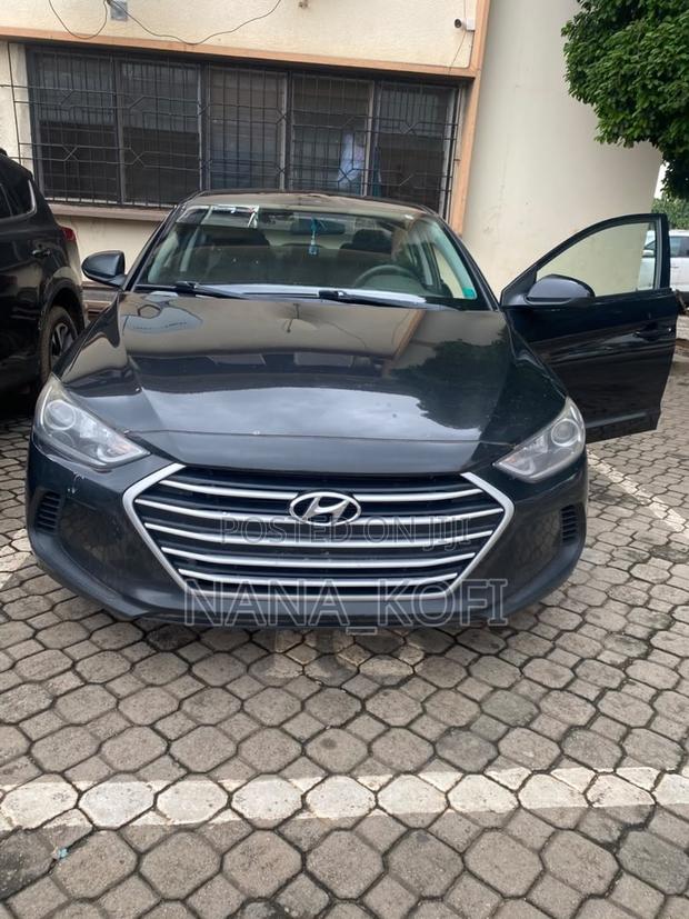Hyundai Elantra SE Sedan FWD (2.0L 4cyl 6M) 2017 Black