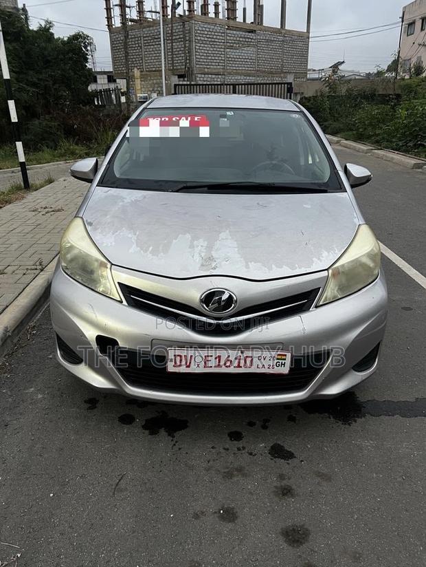 Toyota Vitz 1.3 AWD 3dr 2012 Silver