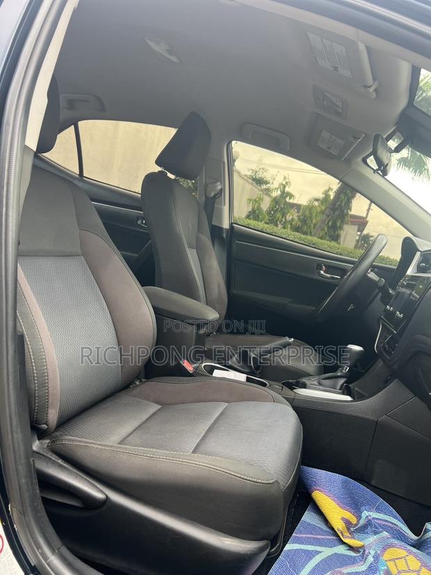 Toyota Corolla LE 4dr Sedan (1.8L 4cyl CVT) 2017 Black