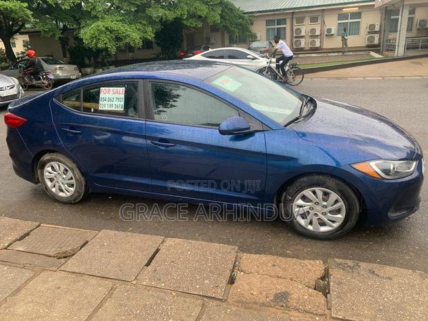 Hyundai Elantra SE Sedan FWD (2.0L 4cyl 6M) 2017 Blue