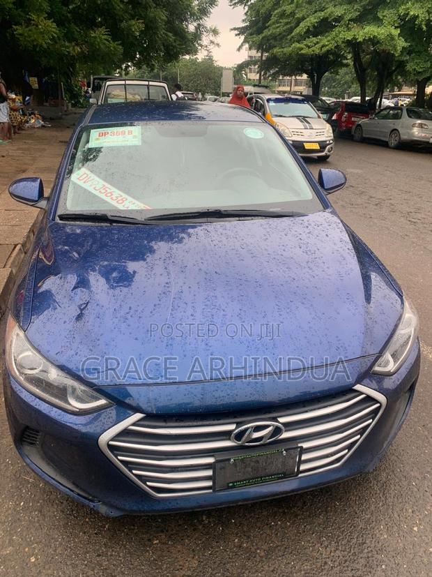 Hyundai Elantra SE Sedan FWD (2.0L 4cyl 6M) 2017 Blue