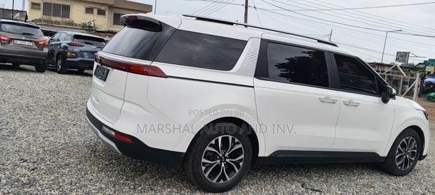 Kia Carnival 2021 White