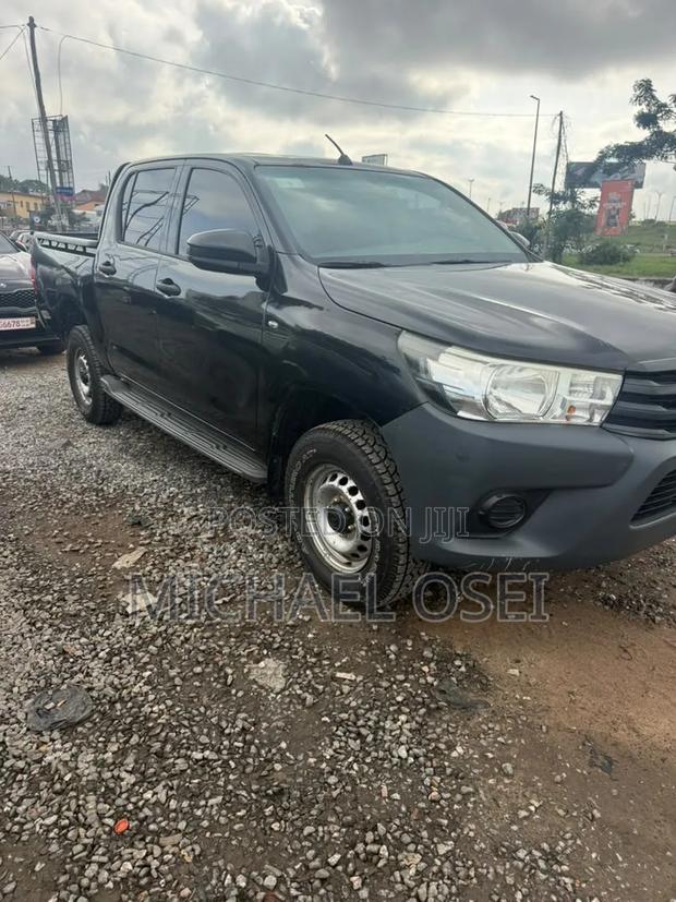 Toyota Hilux 2018 Black