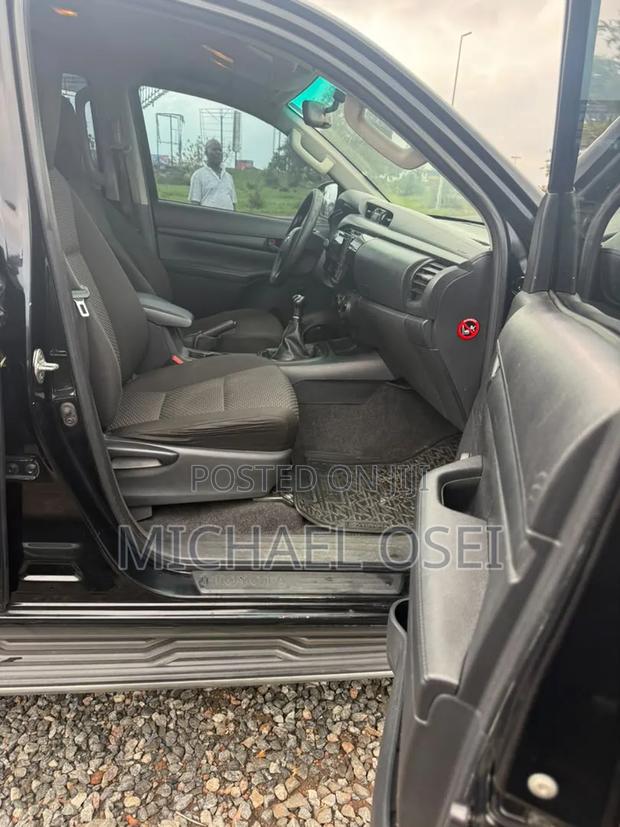 Toyota Hilux 2018 Black