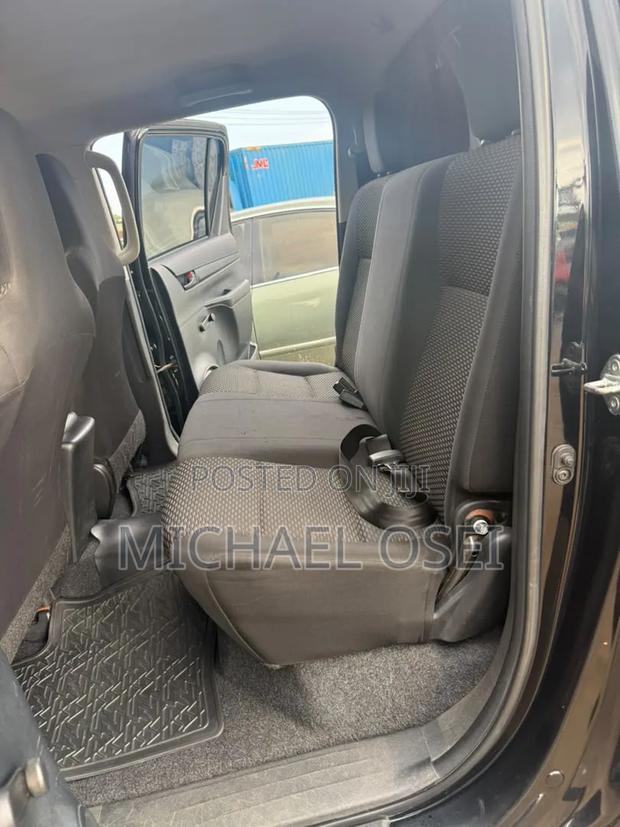 Toyota Hilux 2018 Black