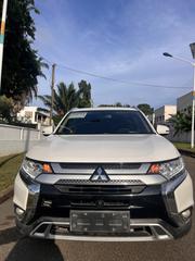 Mitsubishi Outlander SE FWD 2020 White for sale