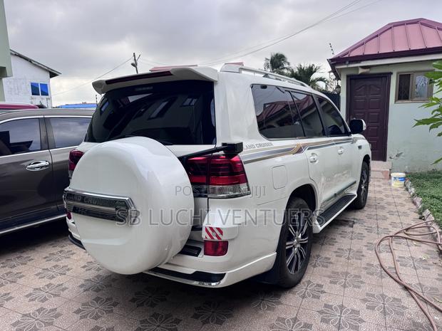Toyota Land Cruiser 2019 White