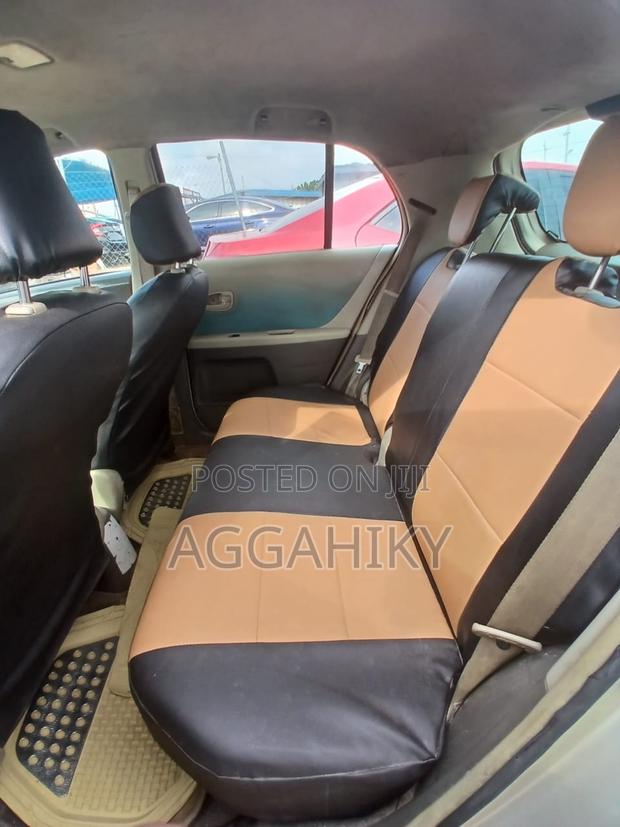 Toyota Vitz 1.3 AWD 5dr 2010 Gold