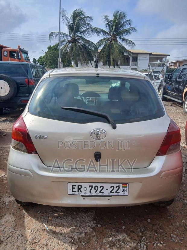 Toyota Vitz 1.3 AWD 5dr 2010 Gold