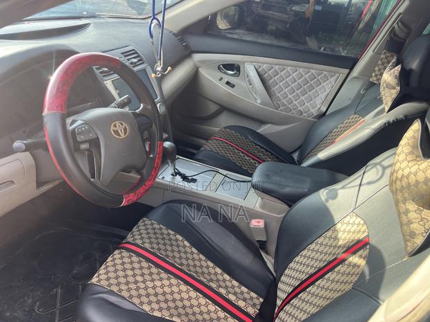 Toyota Camry Base 4dr Sedan (2.5L 4cyl 6M) 2010 Red