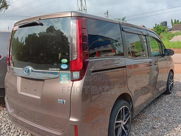 Toyota Voxy 2016 Brown