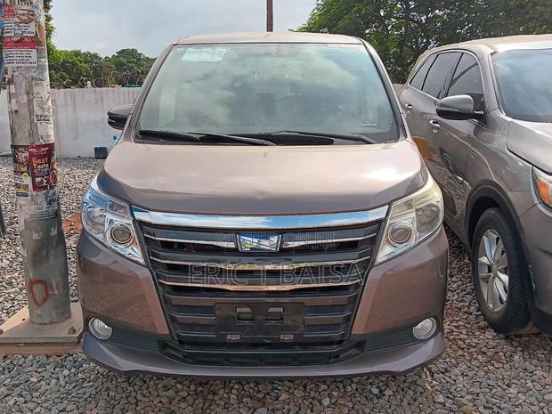 Toyota Voxy 2016 Brown