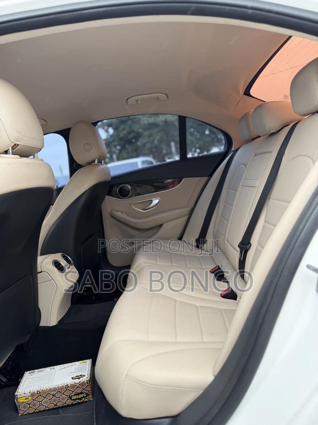 Mercedes-Benz C300 Base 4Matic Sedan AWD (2.0L 4cyl 7A) 2017 White