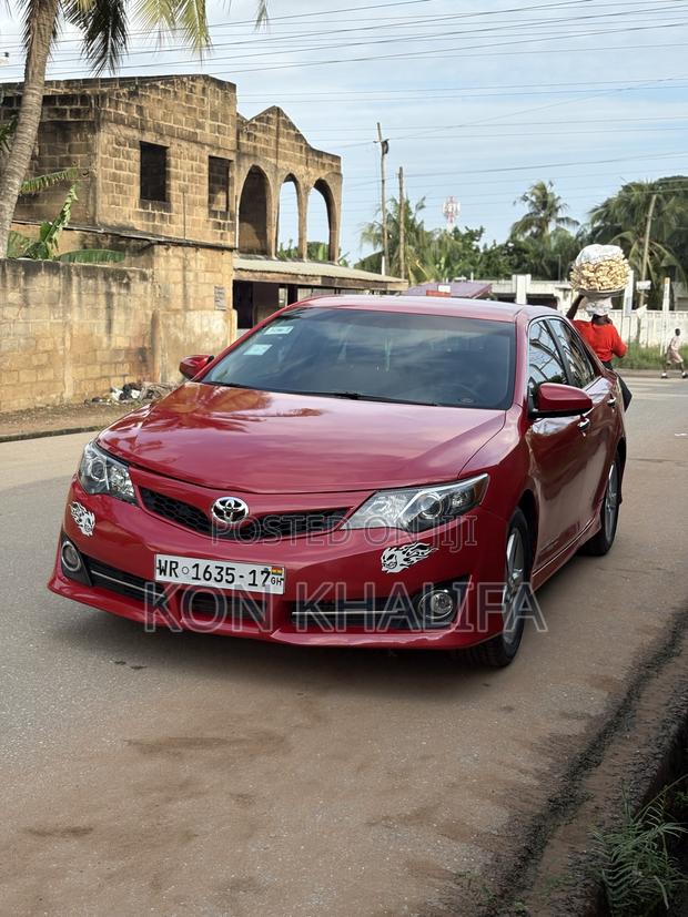 Toyota Camry 2014 Red