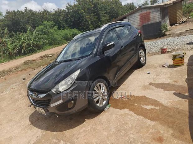 Hyundai Tucson 2011 Black