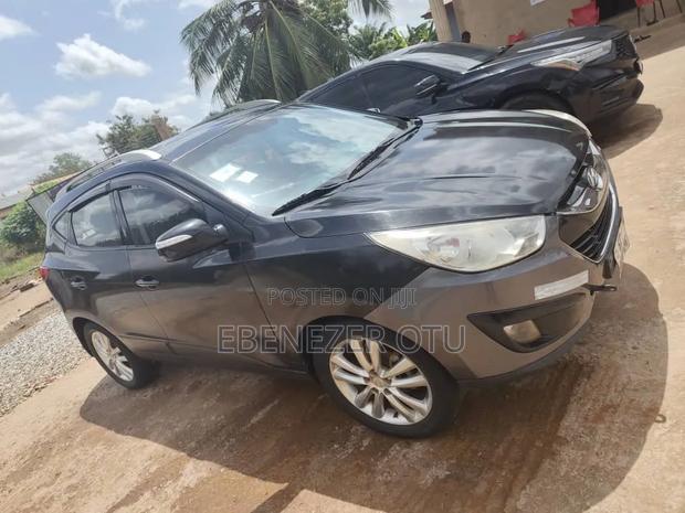 Hyundai Tucson 2011 Black