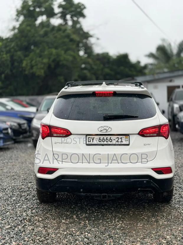 Hyundai Santa Fe 2017 White