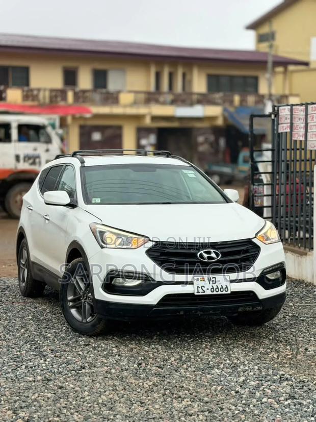 Hyundai Santa Fe 2017 White
