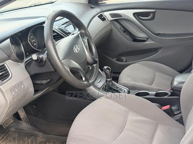 Hyundai Elantra SE 4dr Sedan (1.8L 4cyl 6A) 2015 White