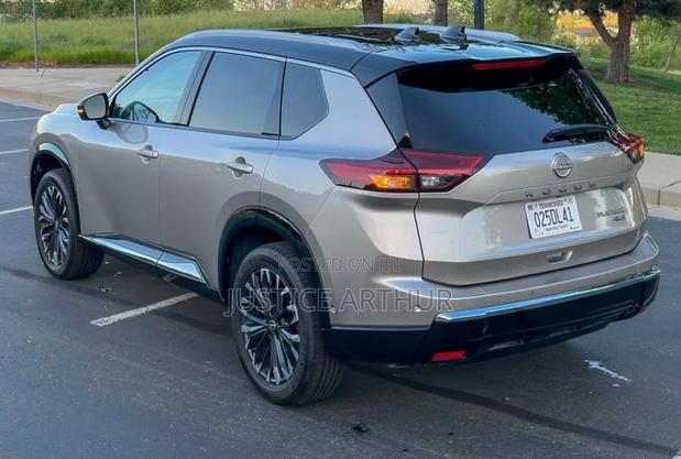 New Nissan Rogue Platinum AWD 2026 Gray