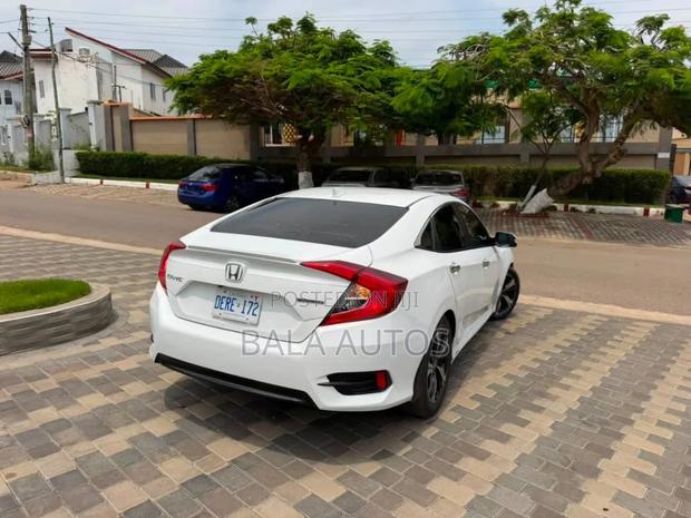 Honda Civic 2017 White